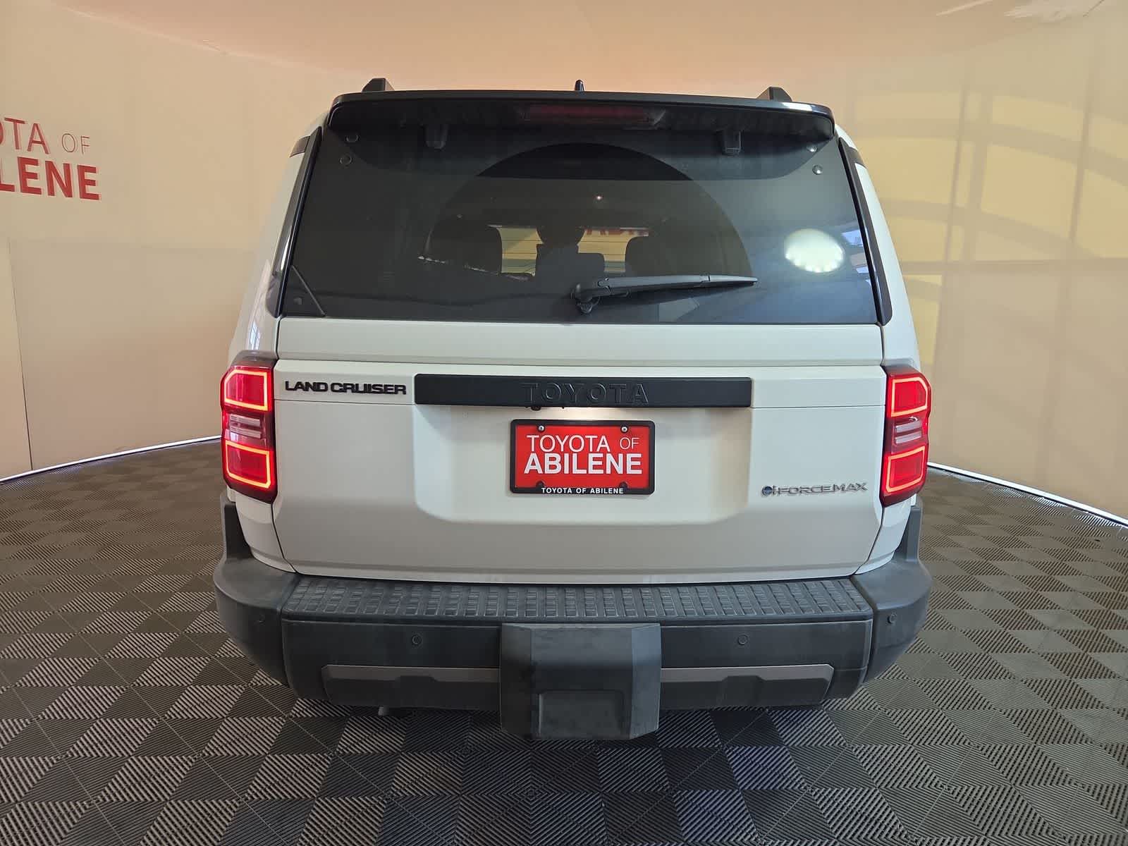 2025 Toyota Land Cruiser 4WD (Natl)