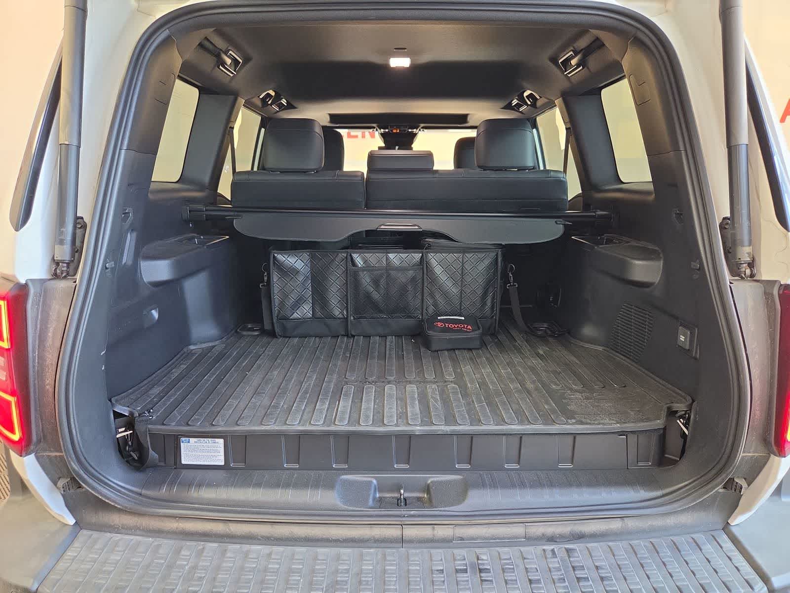 2025 Toyota Land Cruiser 4WD (Natl)