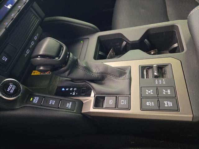 2025 Toyota Land Cruiser 4WD (Natl)
