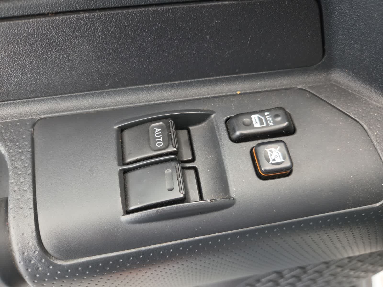 2010 Toyota FJ Cruiser 4WD 4dr Auto (Natl)