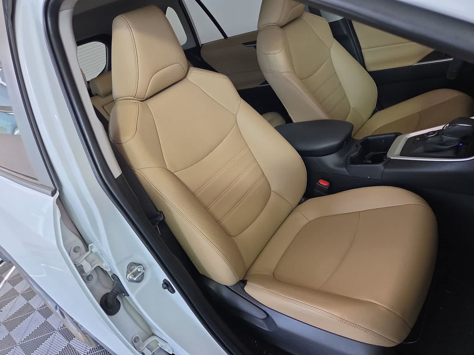 2025 Toyota RAV4 Hybrid XLE Premium