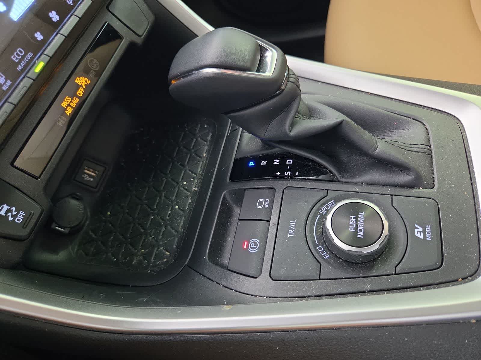 2025 Toyota RAV4 Hybrid XLE Premium