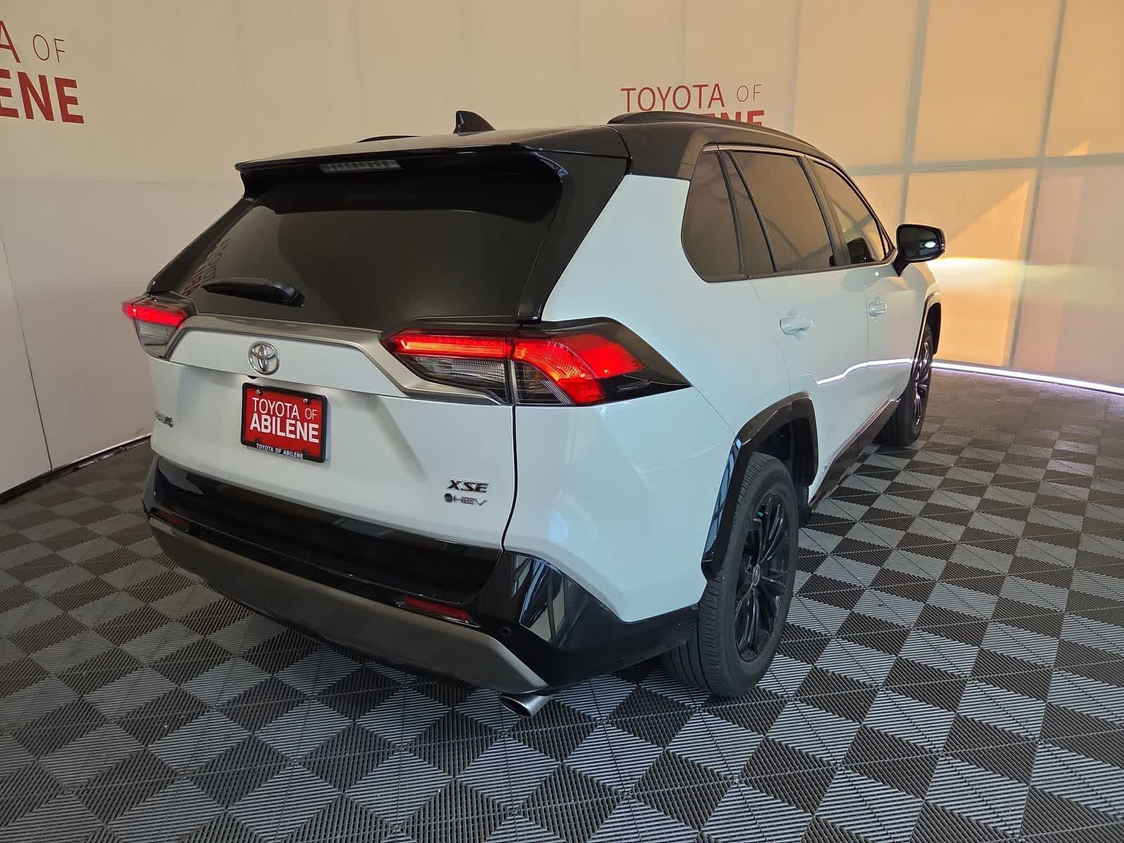 2025 Toyota RAV4 Hybrid XSE
