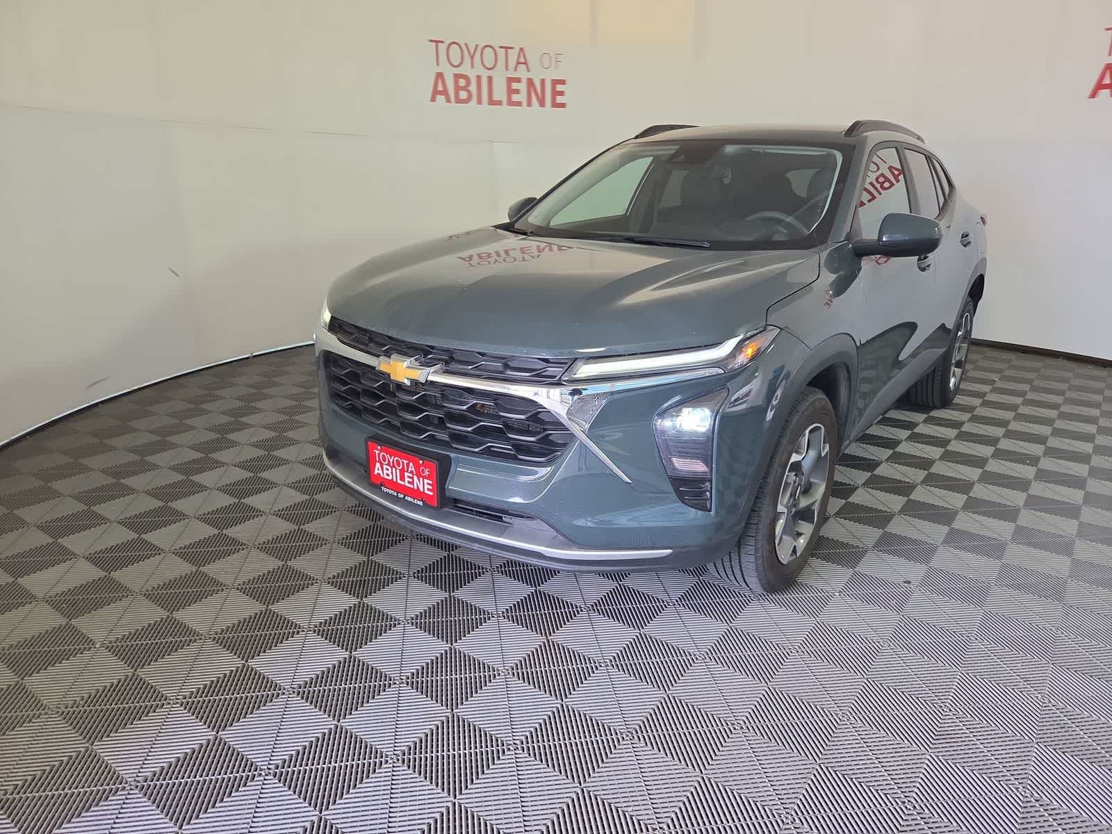 2025 Chevrolet Trax LT's photo