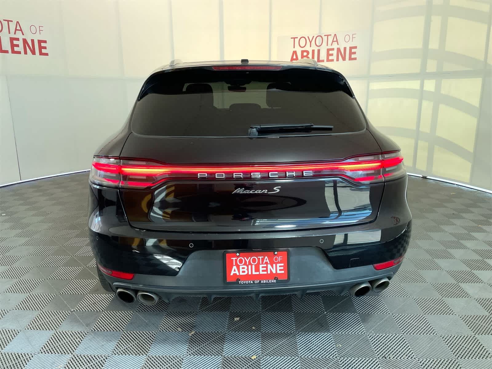 2020 Porsche Macan S