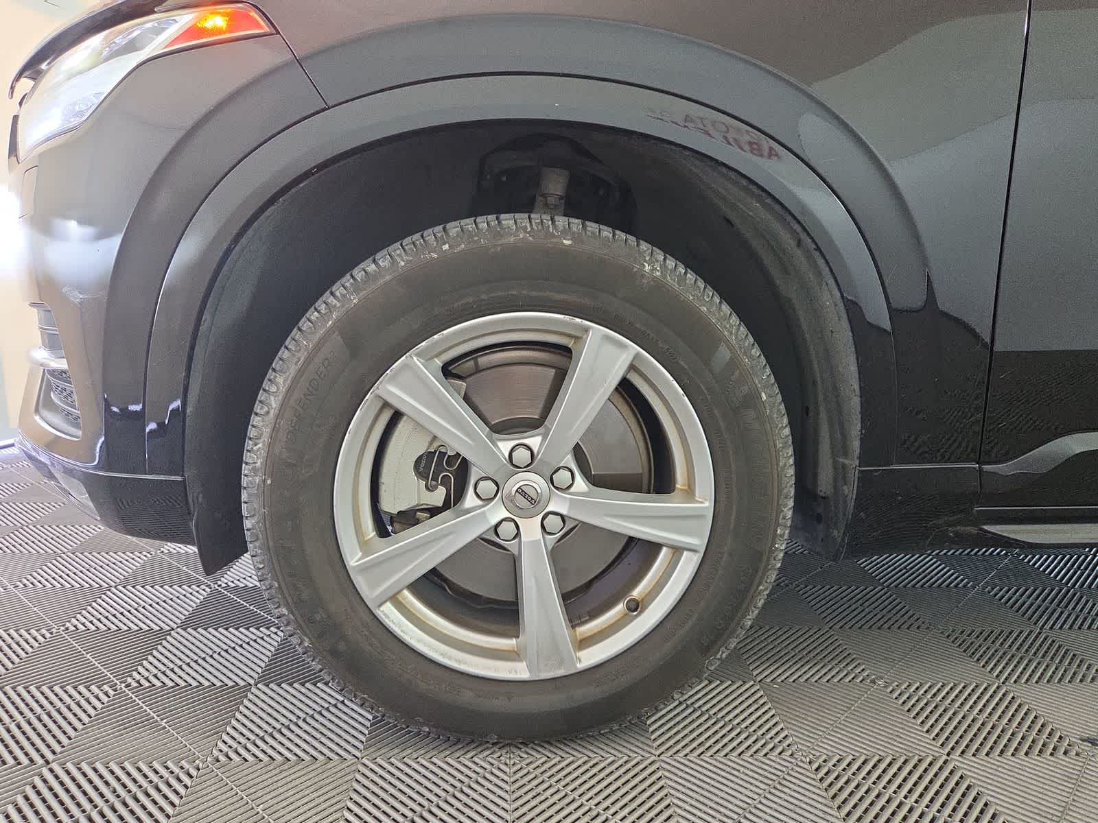 2016 Volvo XC90 T5 Momentum