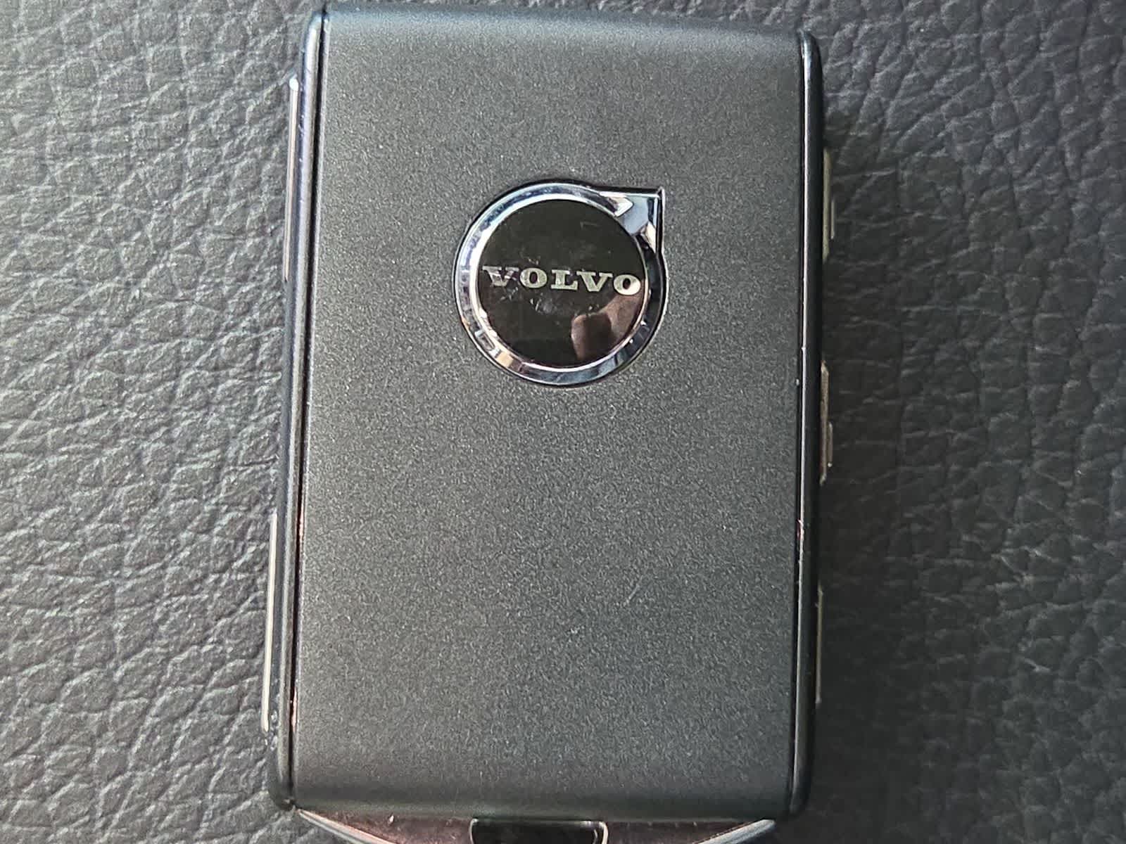 2016 Volvo XC90 T5 Momentum