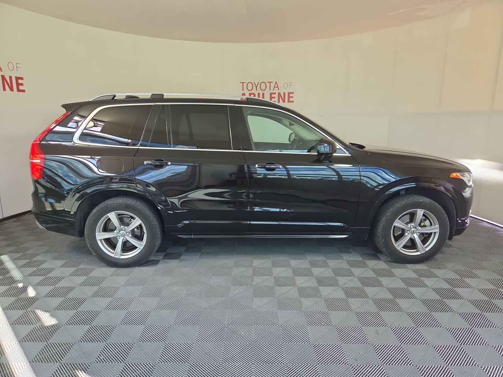 2016 Volvo XC90 T5 Momentum