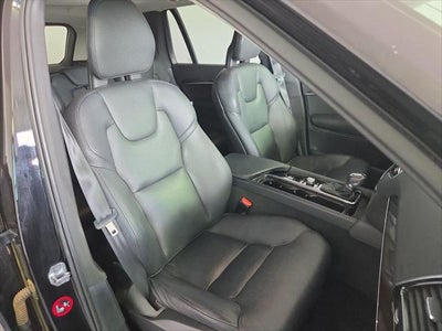 2016 Volvo XC90 T5 Momentum