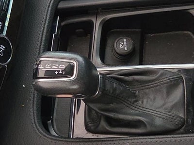 2016 Volvo XC90 T5 Momentum