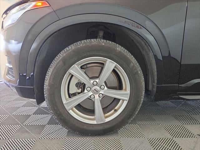 2016 Volvo XC90 T5 Momentum