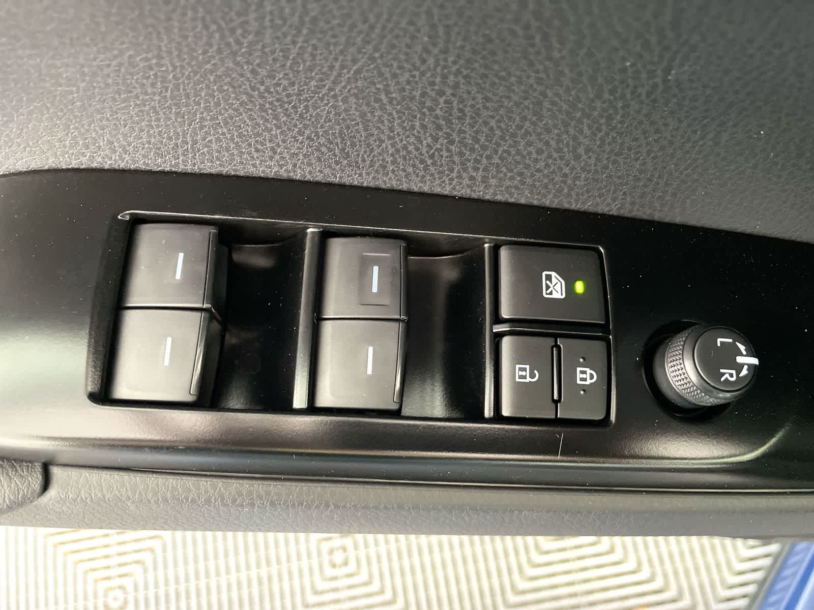 2026 Toyota Camry SE - Photo 11