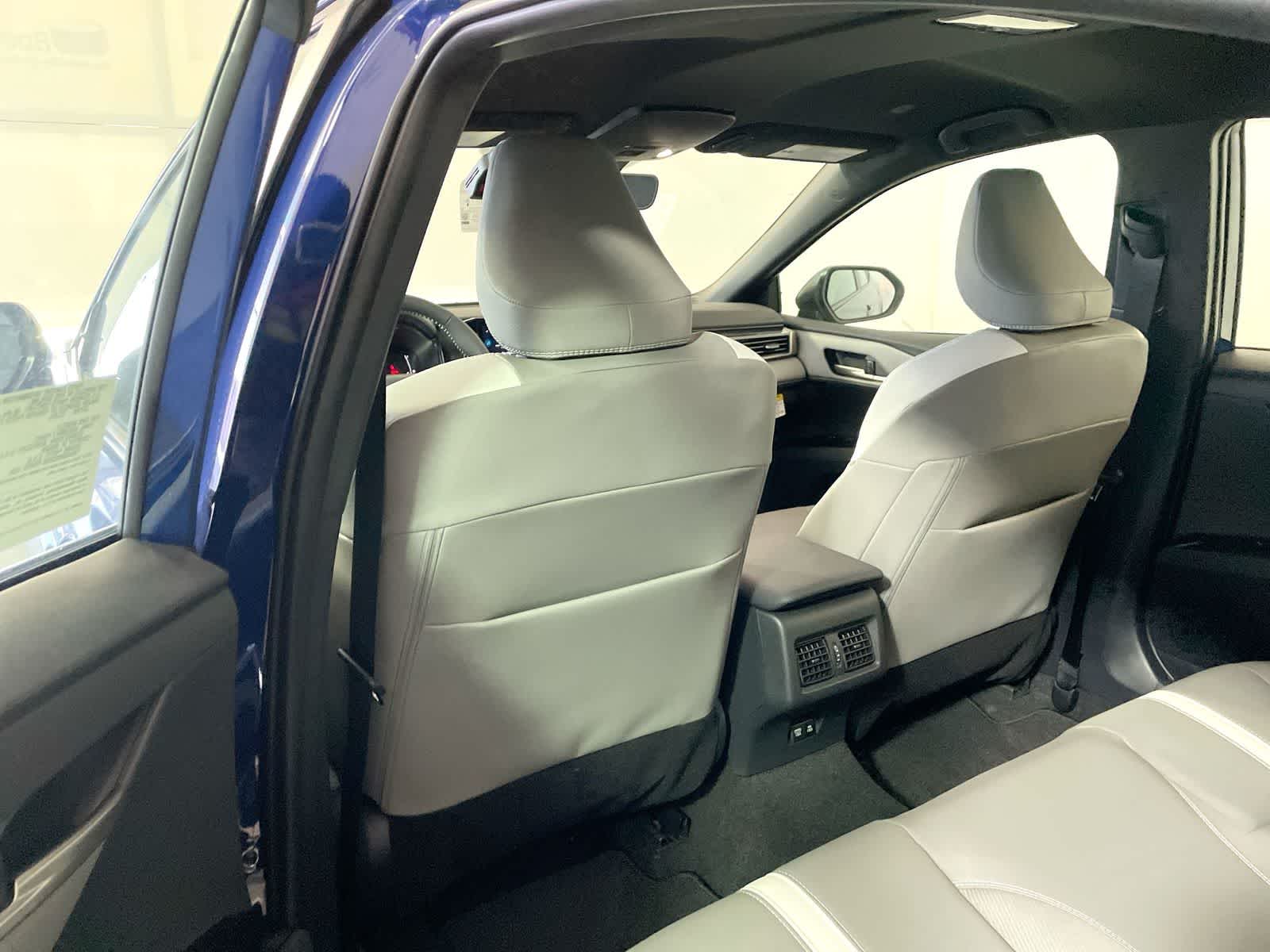 2026 Toyota Camry SE - Photo 12