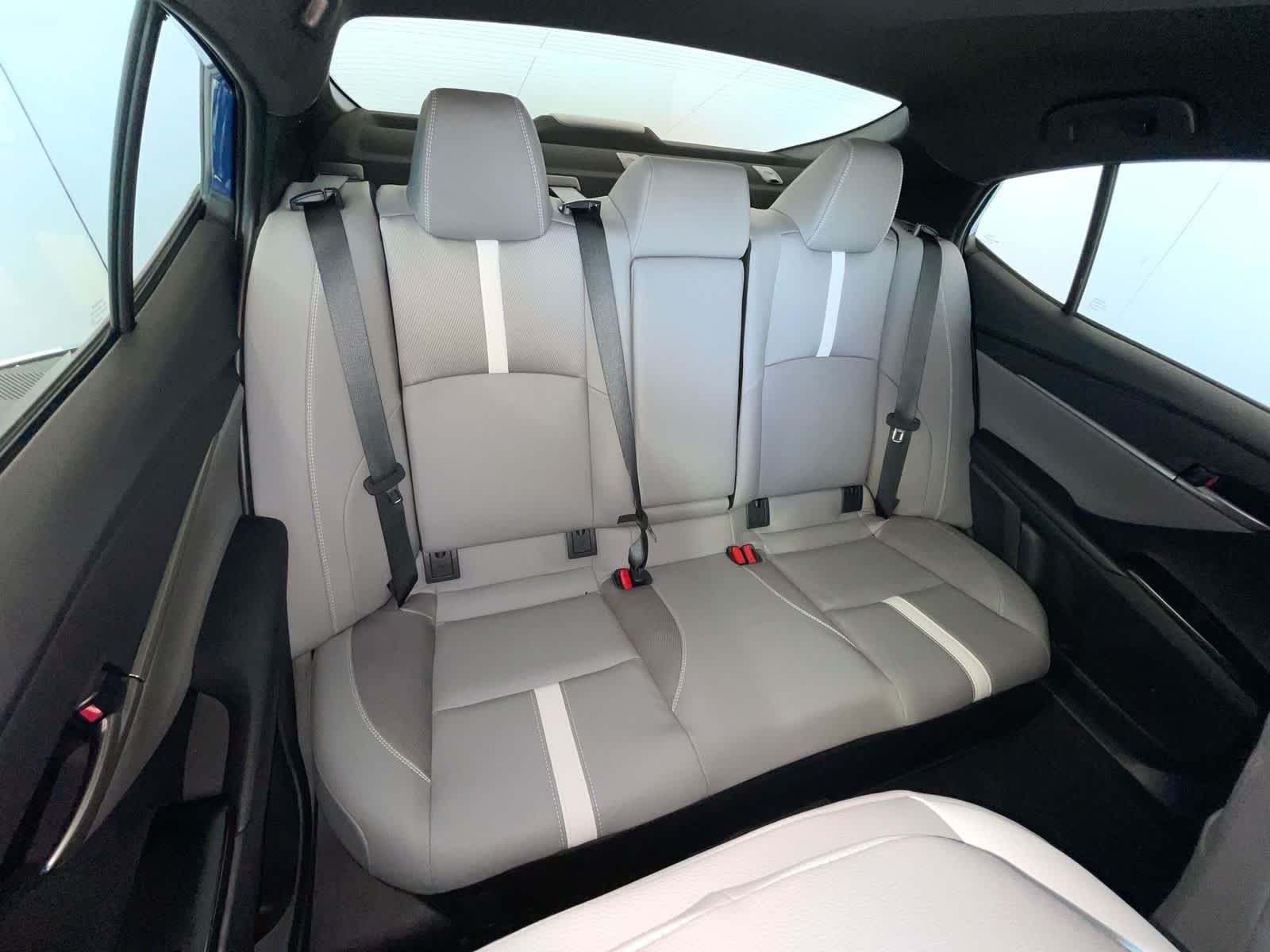 2026 Toyota Camry SE - Photo 14