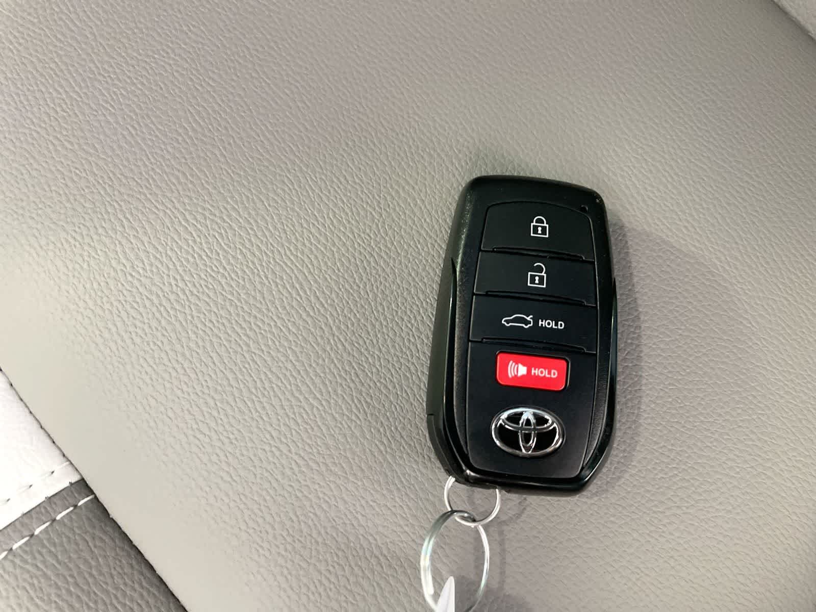 2026 Toyota Camry SE - Photo 26