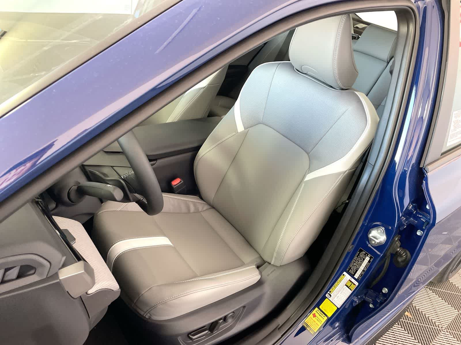 2026 Toyota Camry SE - Photo 9