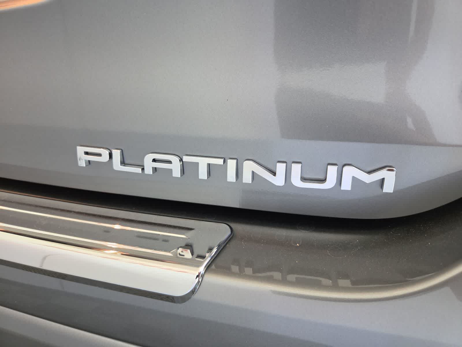 2026 Toyota Highlander Hybrid Platinum