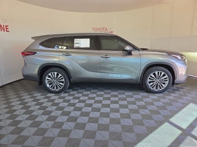 2026 Toyota Highlander Hybrid Platinum