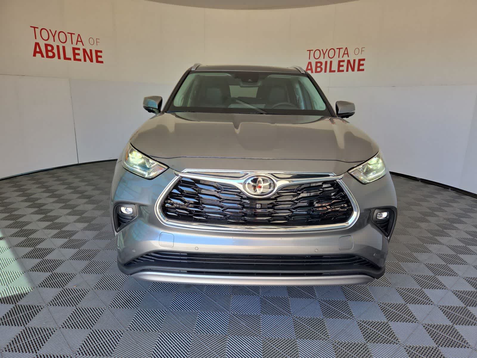 2026 Toyota Highlander Hybrid Platinum