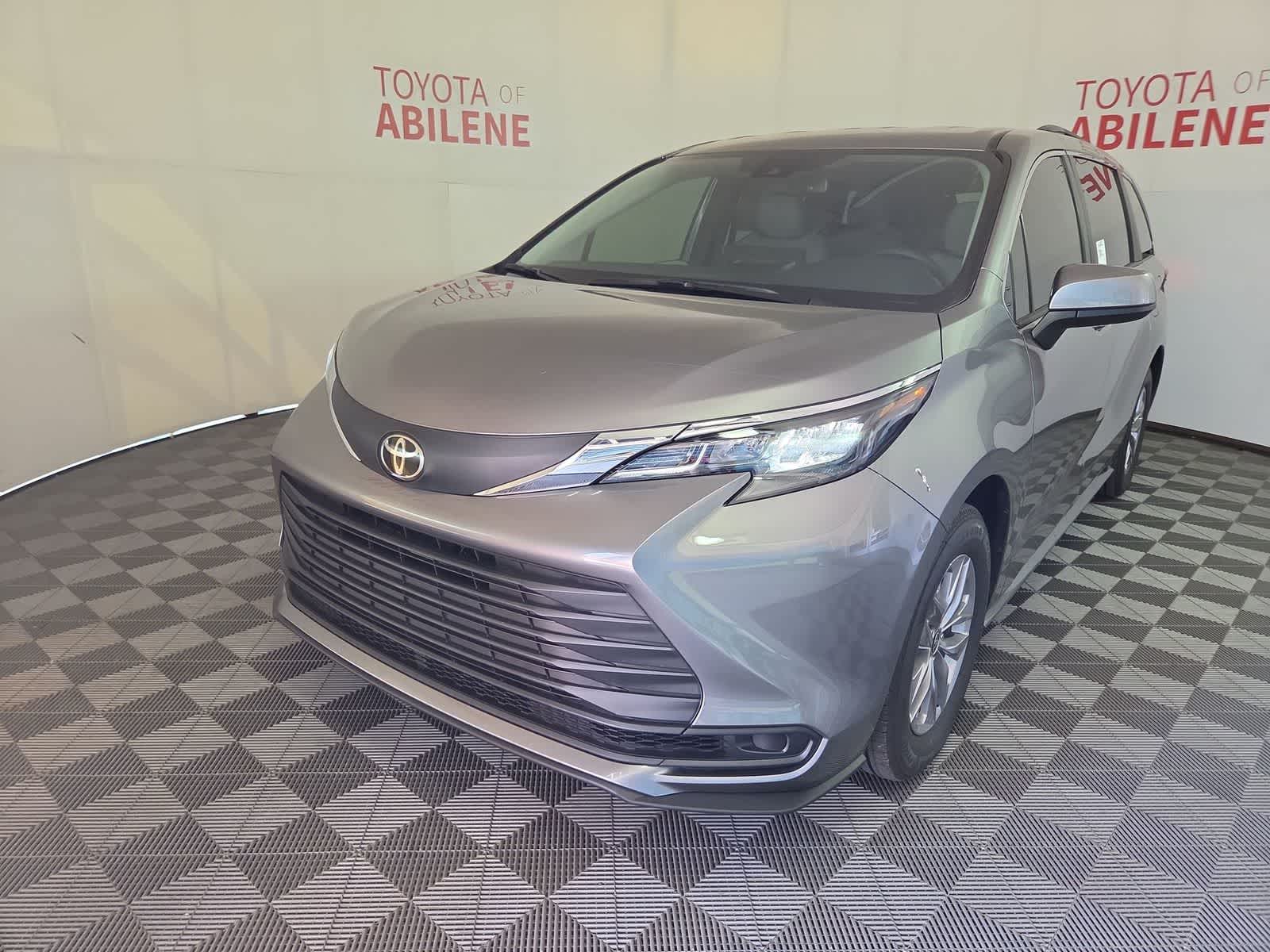 2026 Toyota Sienna LE