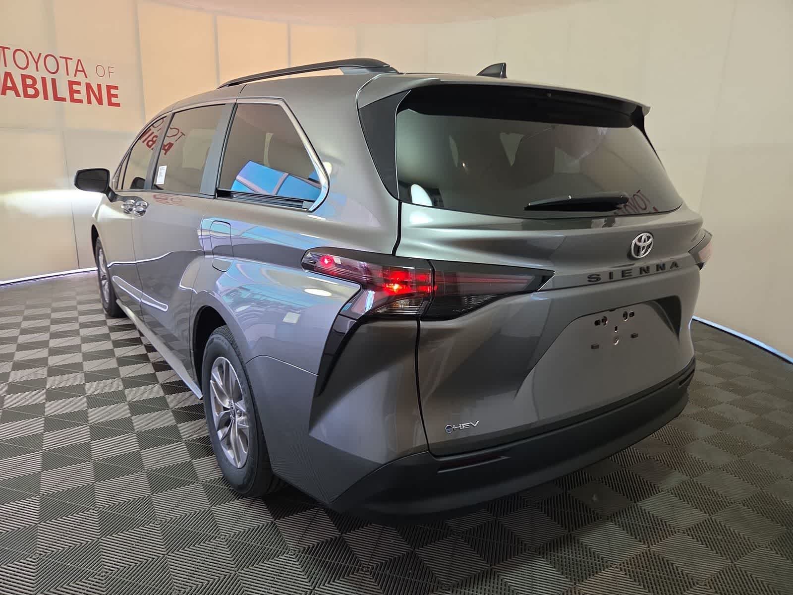 2026 Toyota Sienna LE