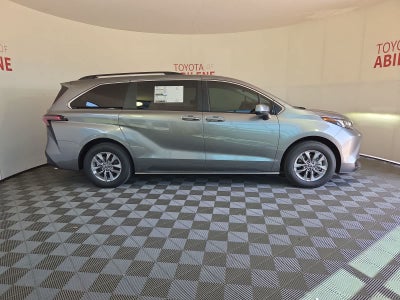 2026 Toyota Sienna LE