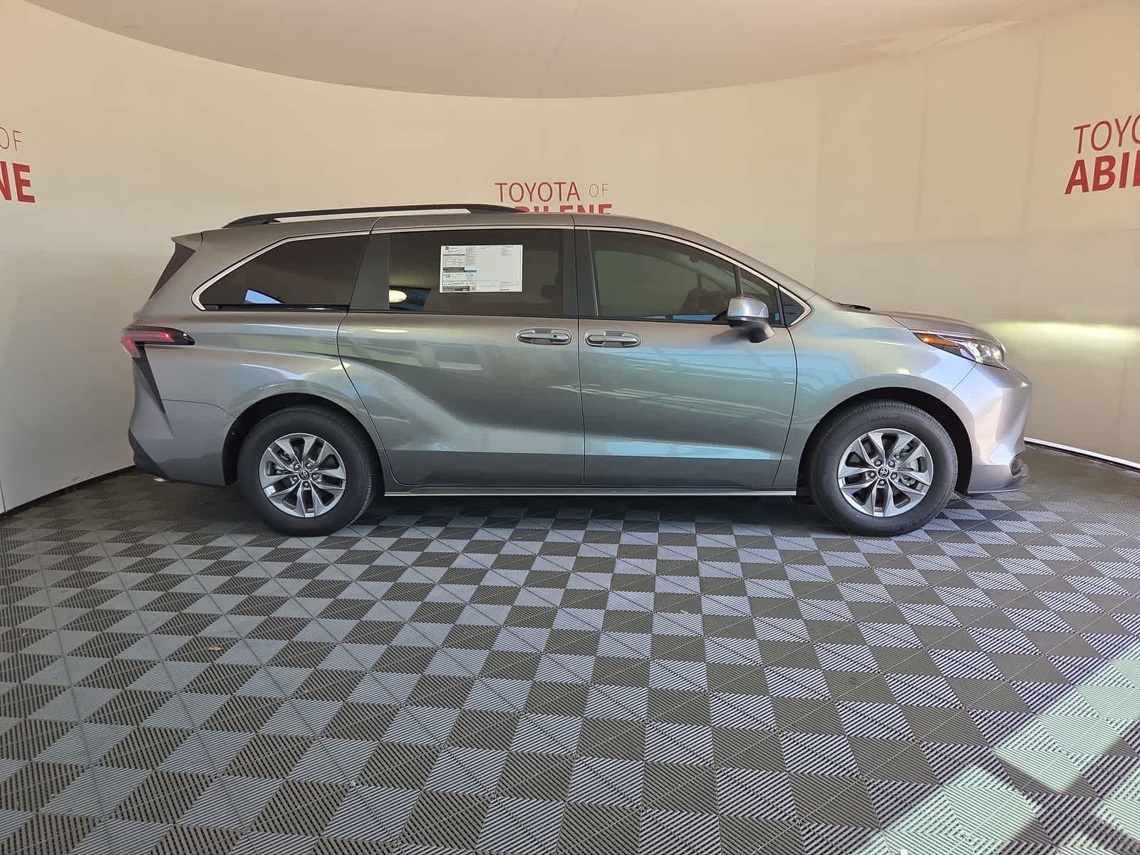2026 Toyota Sienna LE