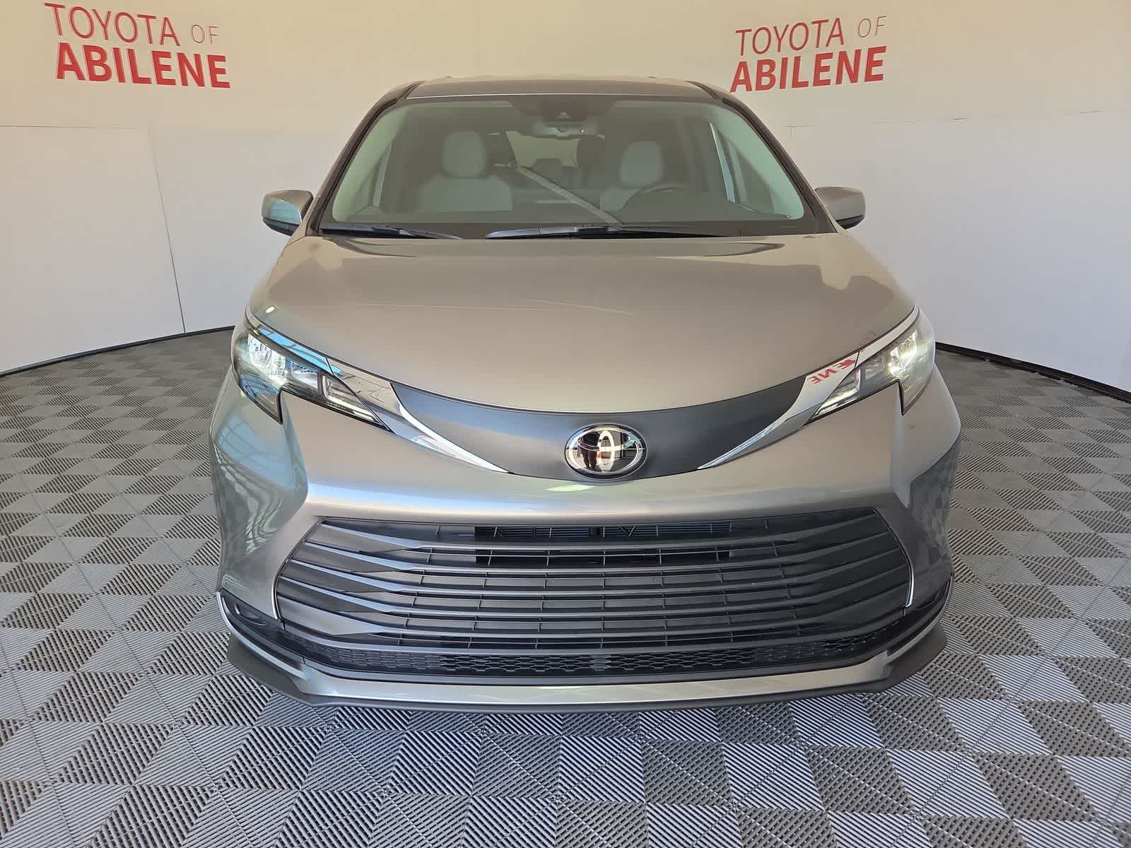 2026 Toyota Sienna LE