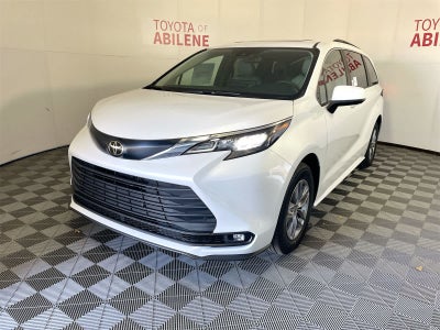 2026 Toyota Sienna XLE