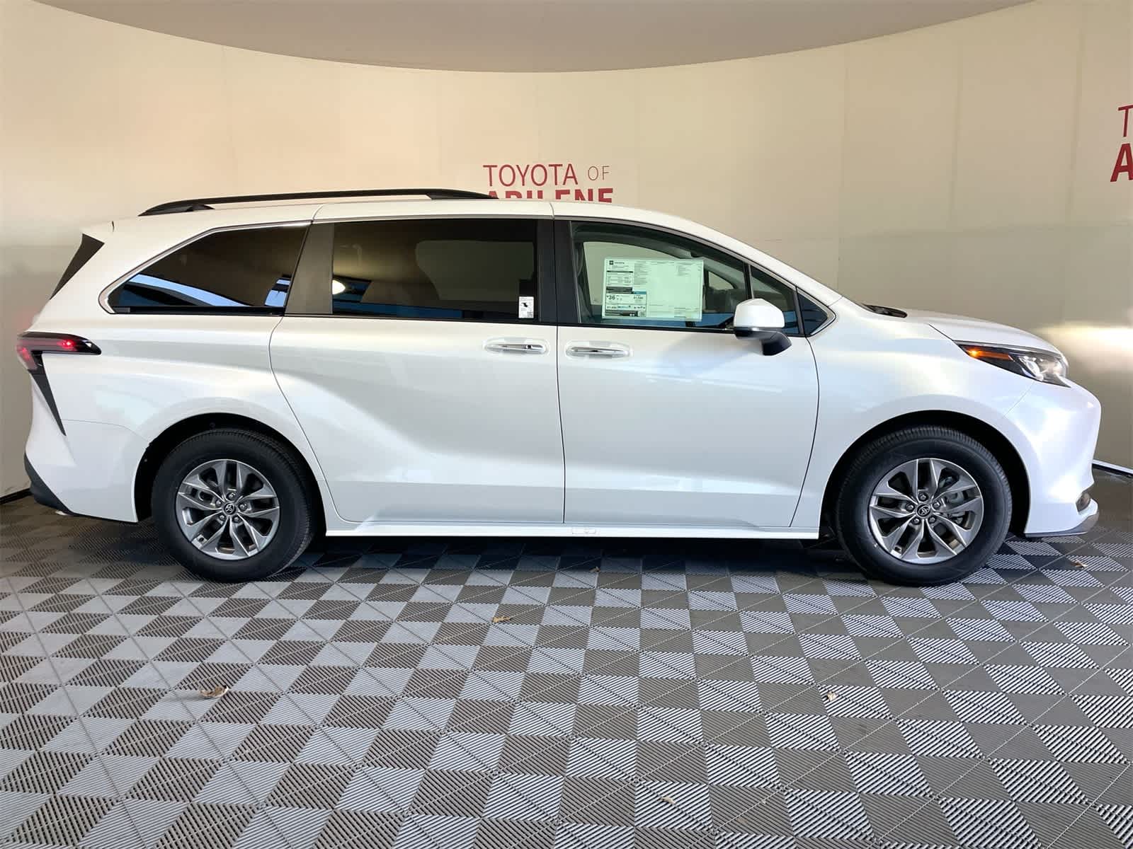 2026 Toyota Sienna XLE