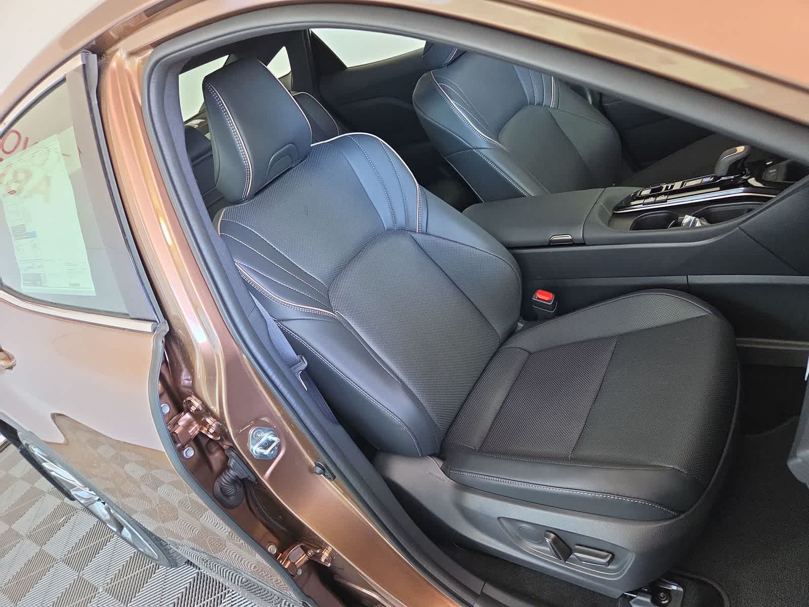 2026 Toyota Crown Limited - Photo 13