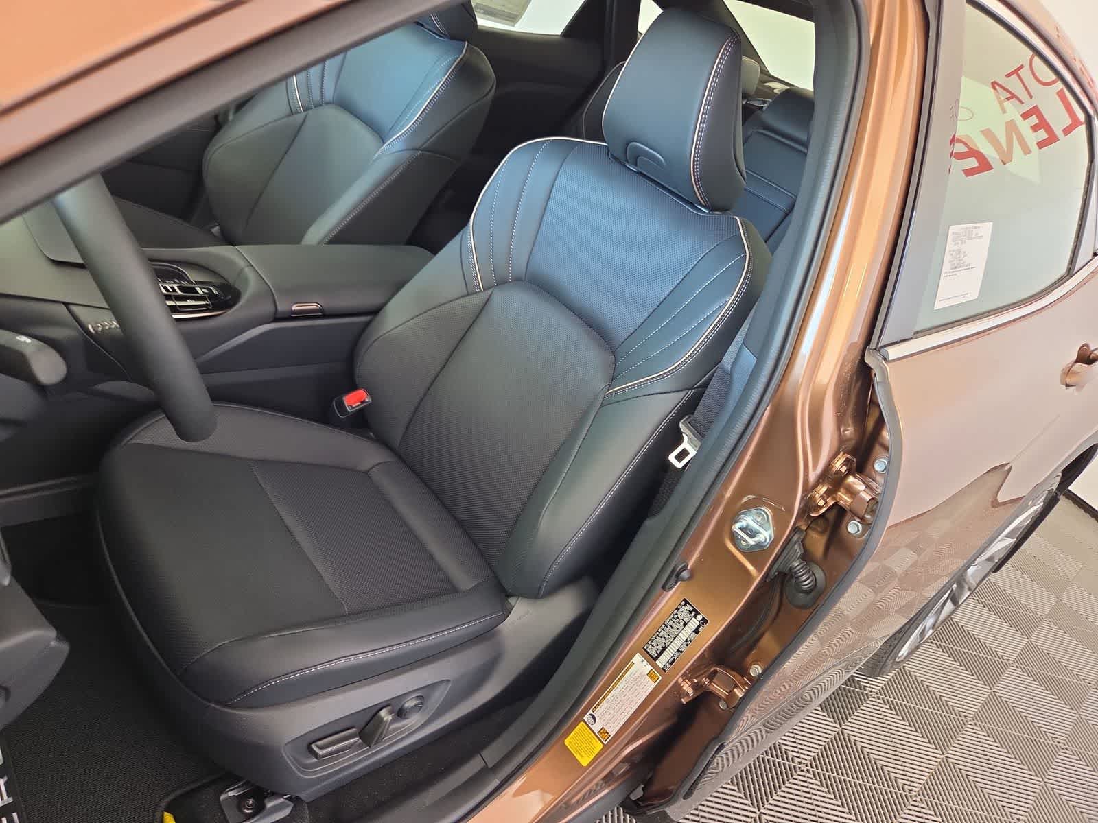 2026 Toyota Crown Limited - Photo 9