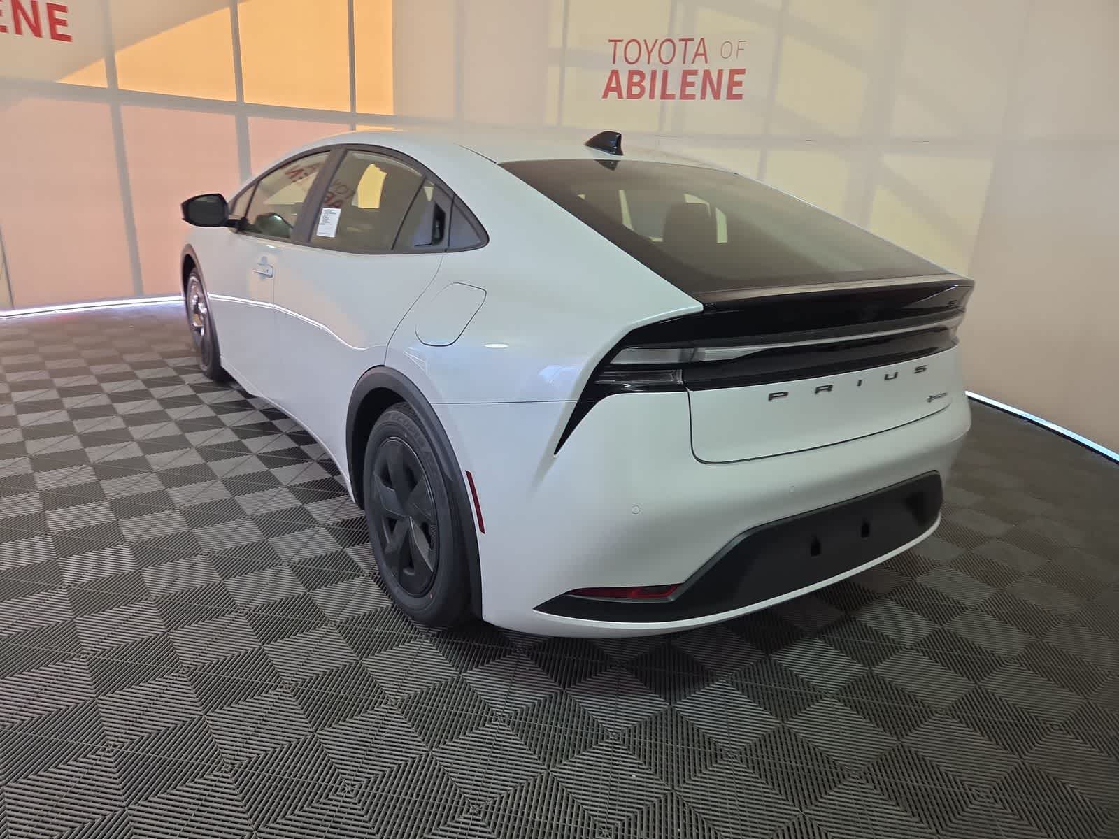 2026 Toyota Prius Plug-In Hybrid SE