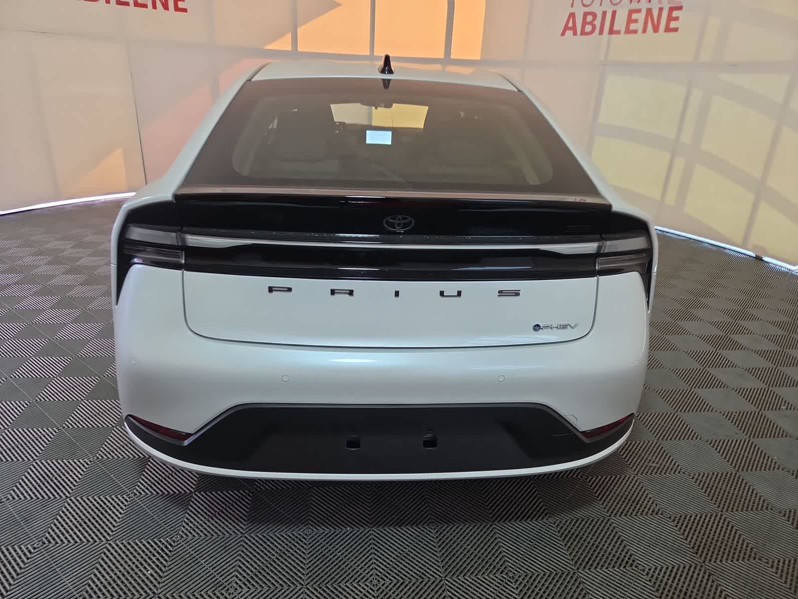 2026 Toyota Prius Plug-In Hybrid SE