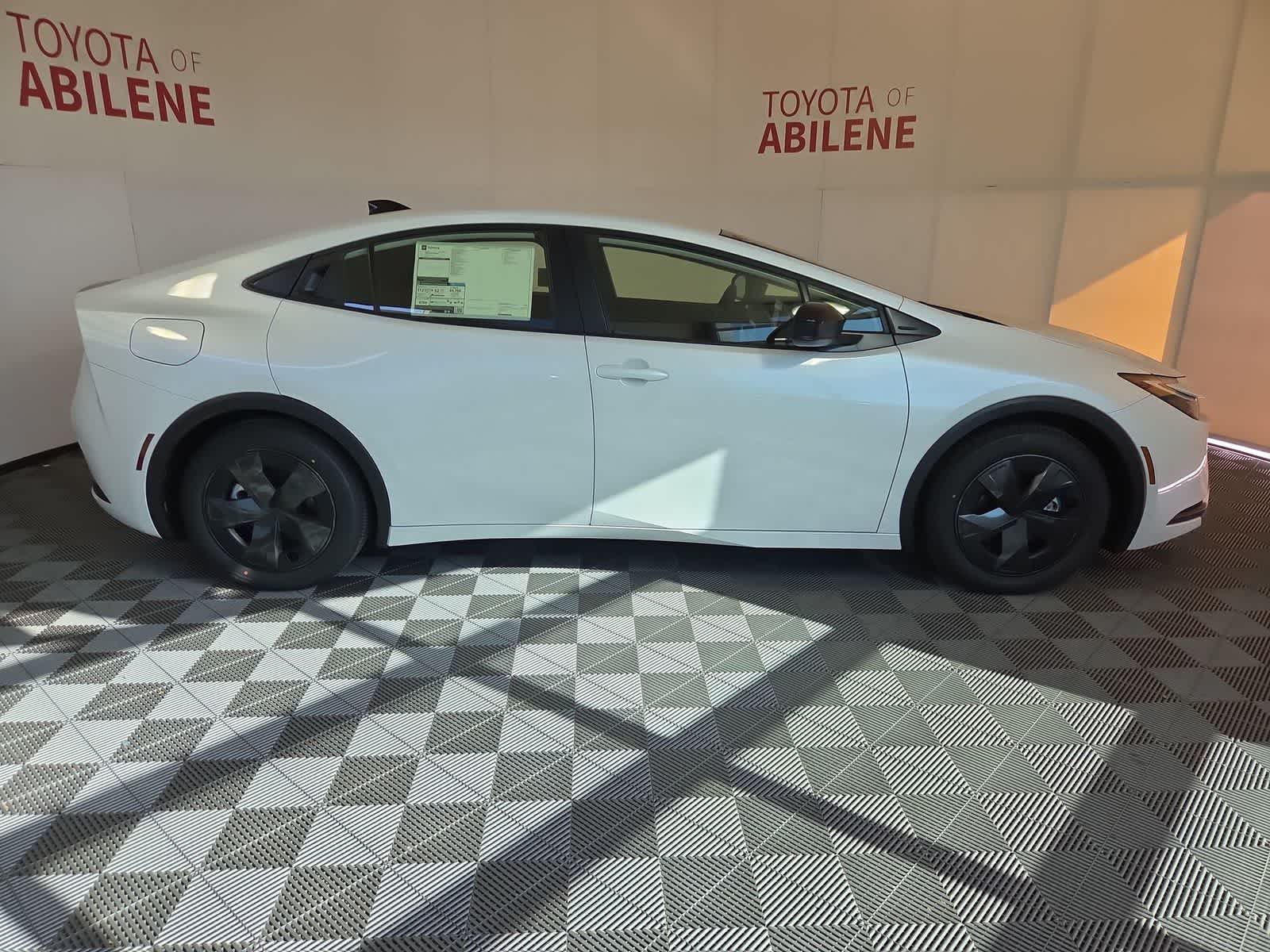 2026 Toyota Prius Plug-In Hybrid SE