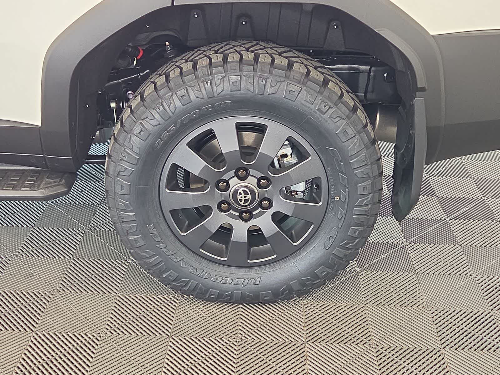 2027 Toyota Land Cruiser 4WD (Natl)