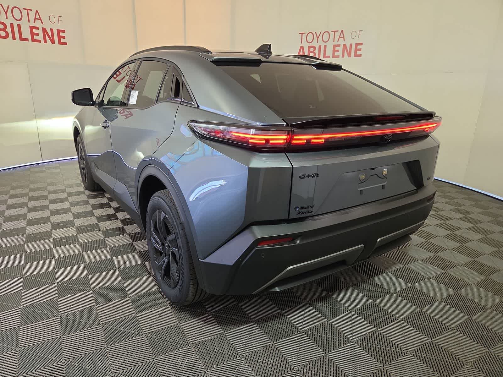 2026 Toyota C-HR SE