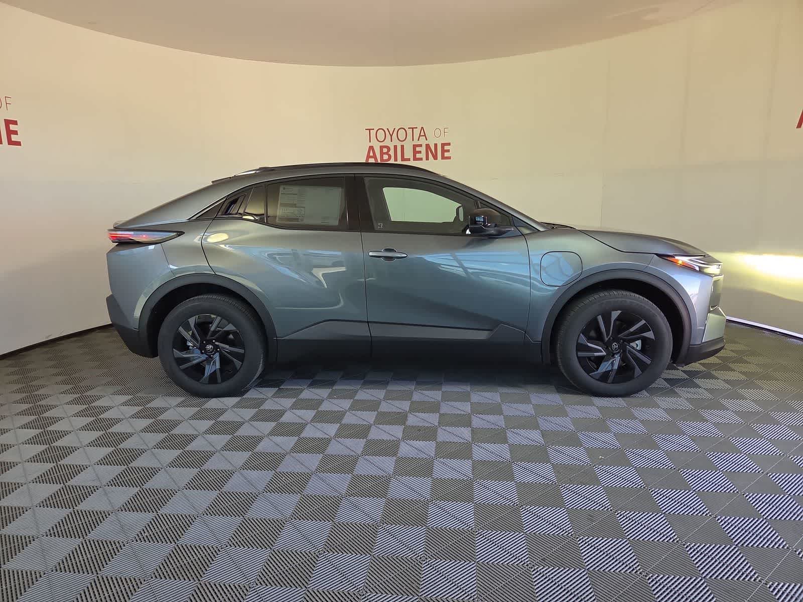 2026 Toyota C-HR SE
